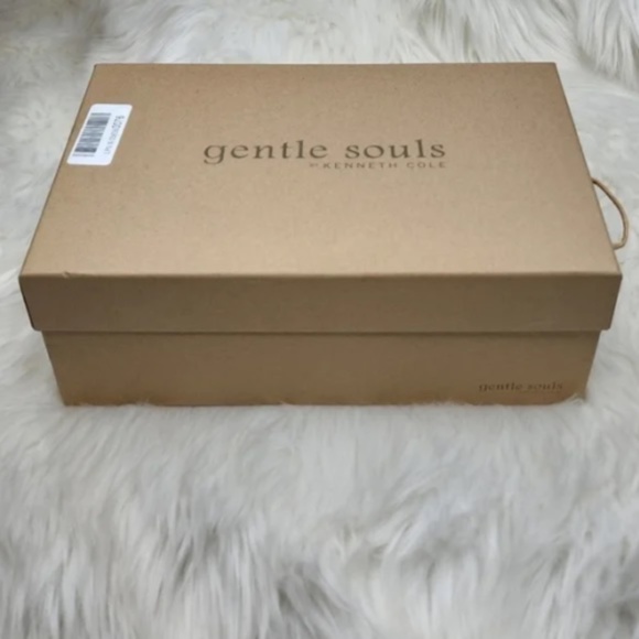 NEW Gentle Souls By Kenneth Cole Lavern Puff Suede Upper Sandal Women's NIB - Picture 7 of 7